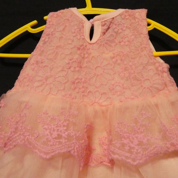 Pink lace dress, toddler girl, xs, single pink button back fastened - Picture 10 of 12